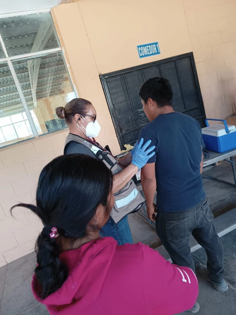 Salud Sonora refuerza atención y prevención en población migrante de campos agrícolas