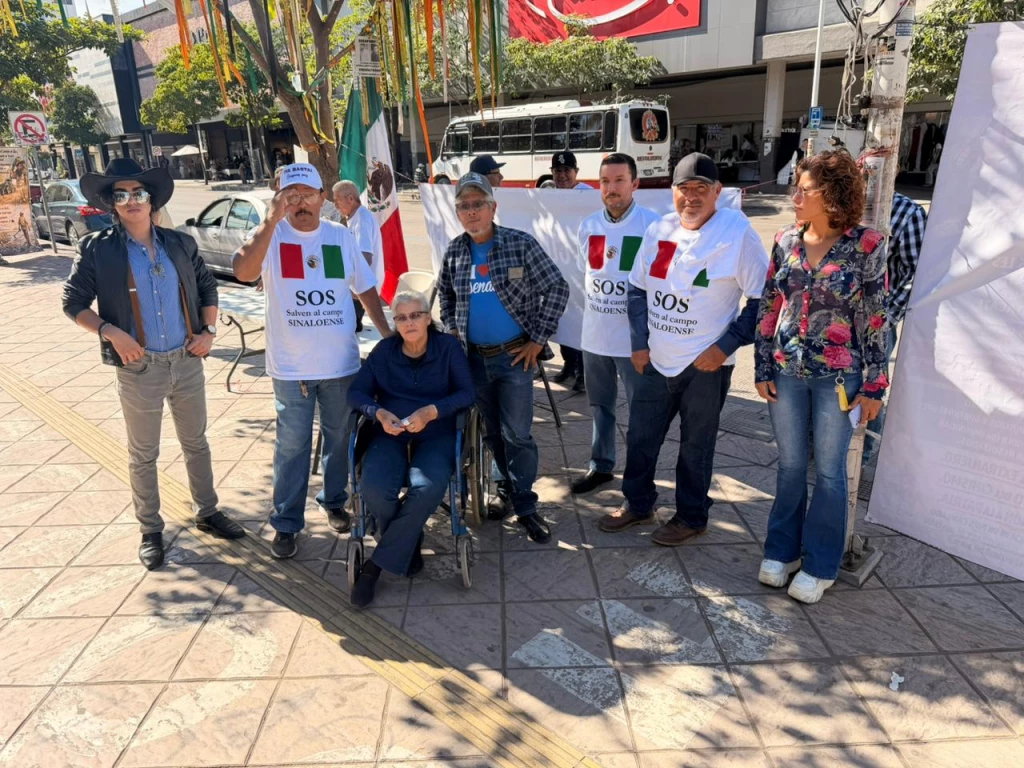 Productores se manifiestan en la Catedral de Culiacán