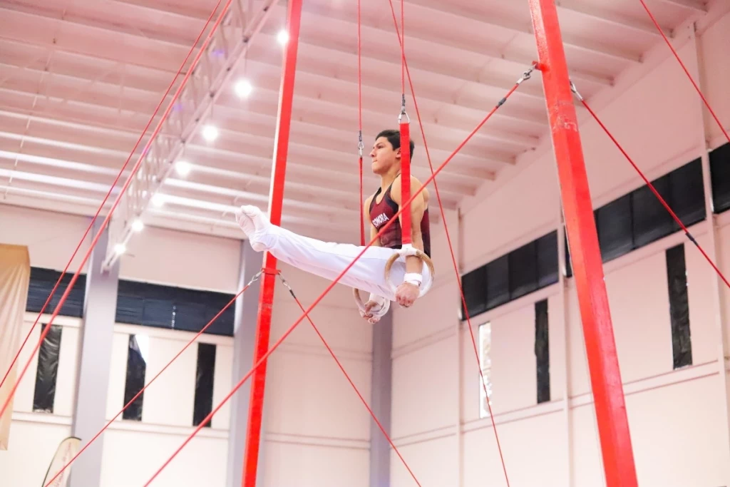 Gimnasta sonorense va por un lugar en la selección nacional juvenil