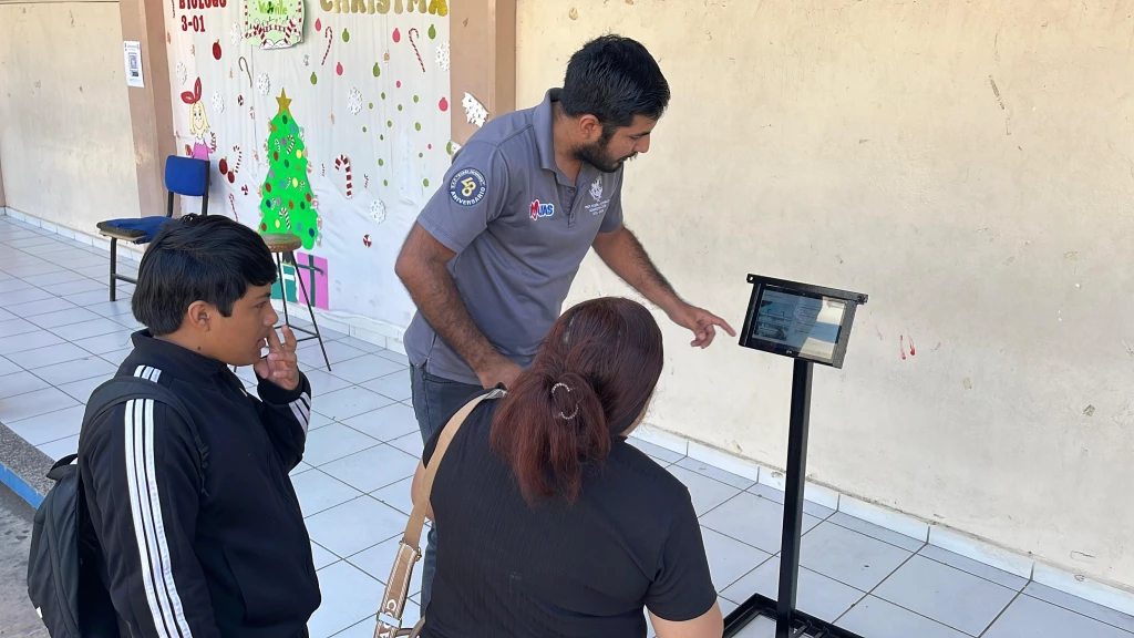 Avanza credencialización para verificar salida y entrada de estudiantes en preparatorias de la UAS por seguridad