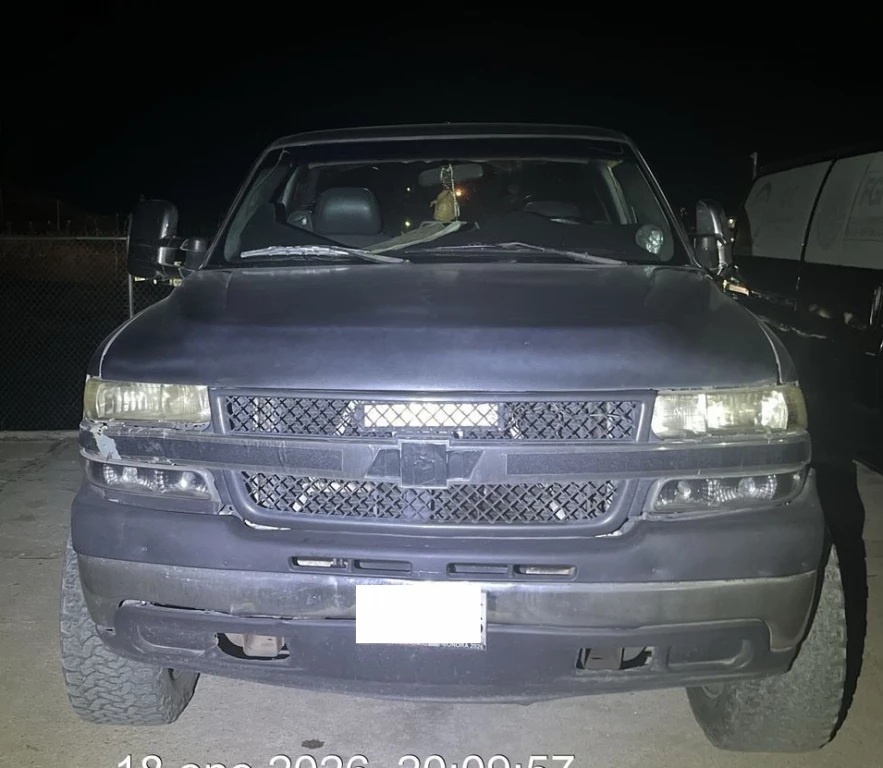 Asegura Policía Estatal vehículos robados y narcóticos en Nogales