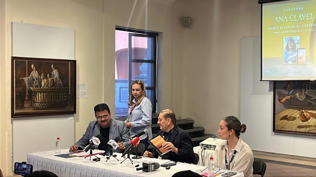 Ricardo Venegas es el ganador del Premio Clemencia Isaura y Ana Clavel del Premio Mazatlán Literatura