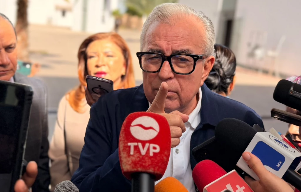Confirma Rocha Moya ajustes en su administración, sin cambios en el gabinete