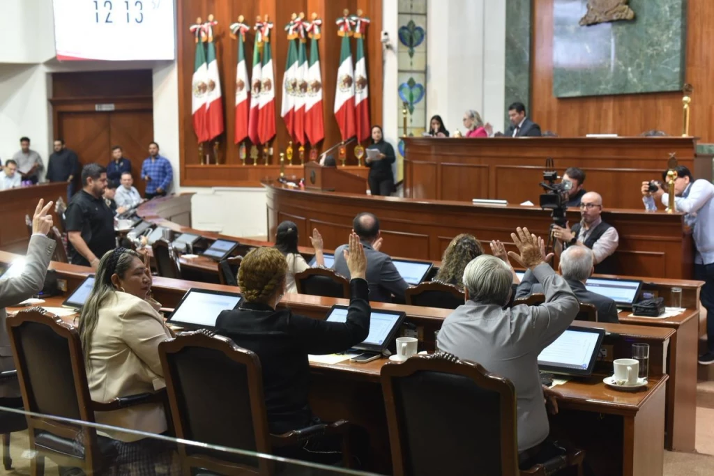 Iniciativa del Gobernador que propone licencias permanentes