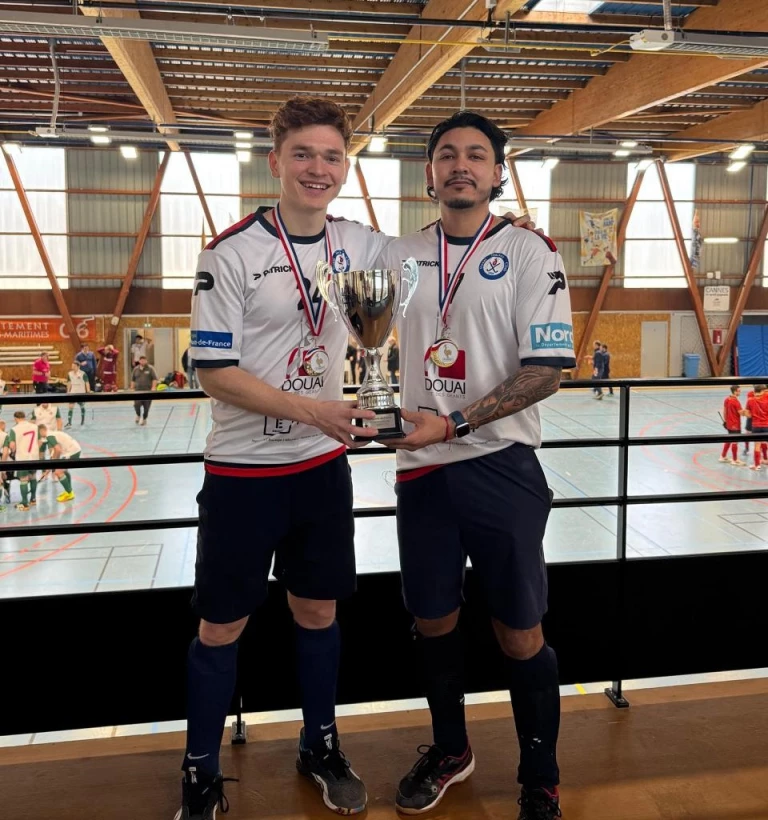 Jorge Gómez y Daniel Castillo coronan al Douai en torneo de hockey sala en Francia