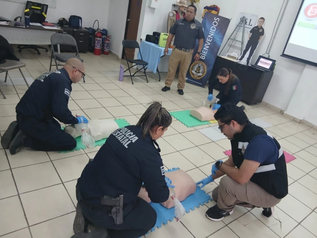 Paramédicos de la Policía Estatal refuerzan habilidades en RCP y atención de emergencias
