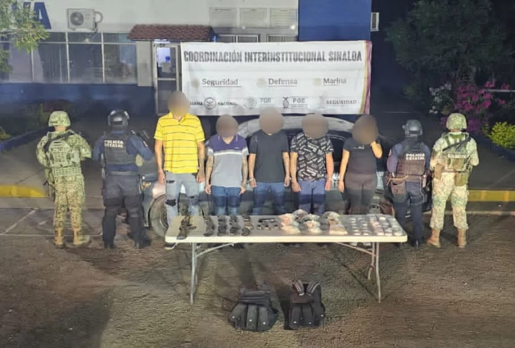 Detienen a 4 hombres y una mujer con armas de fuego en Culiacán