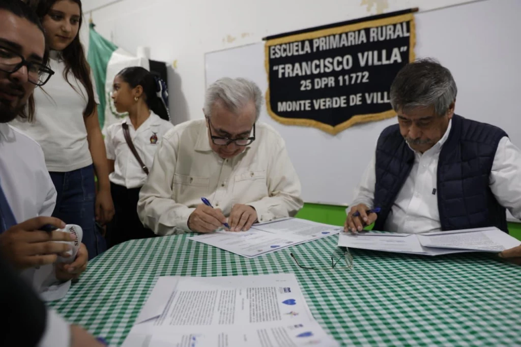 Inaugura Gobernador Rocha biblioteca en Monte Verde de Villa