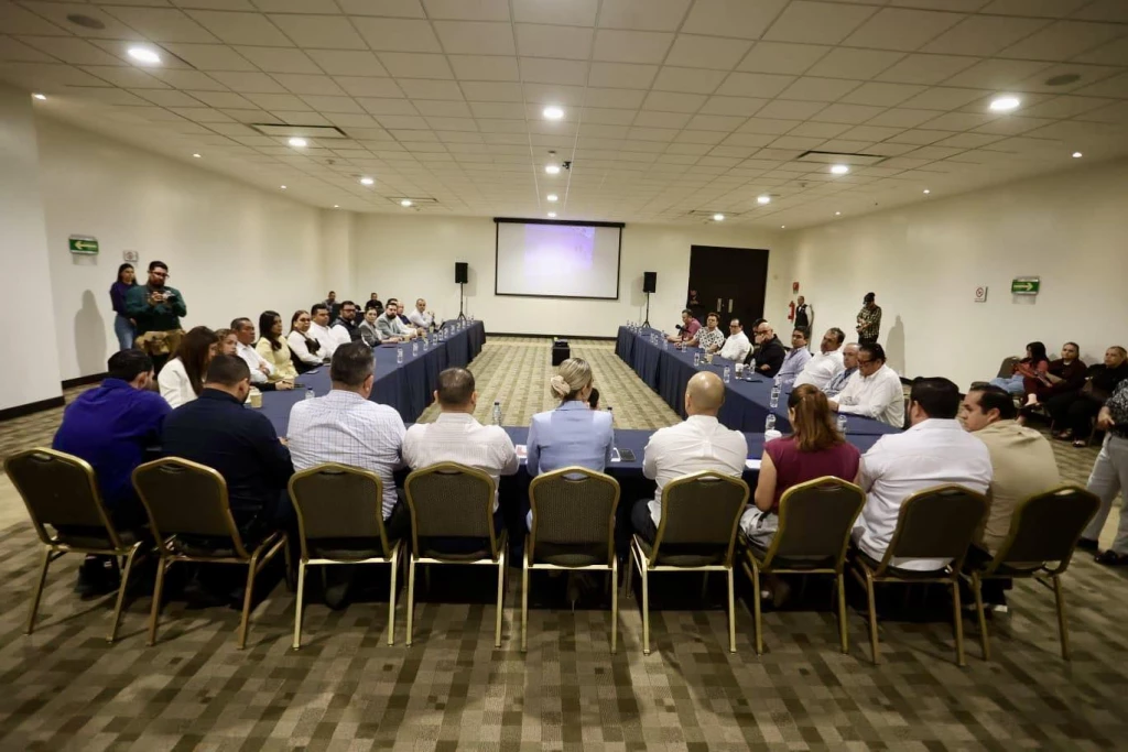 Se reúne Alcaldesa de Mazatlán con sector empresarial