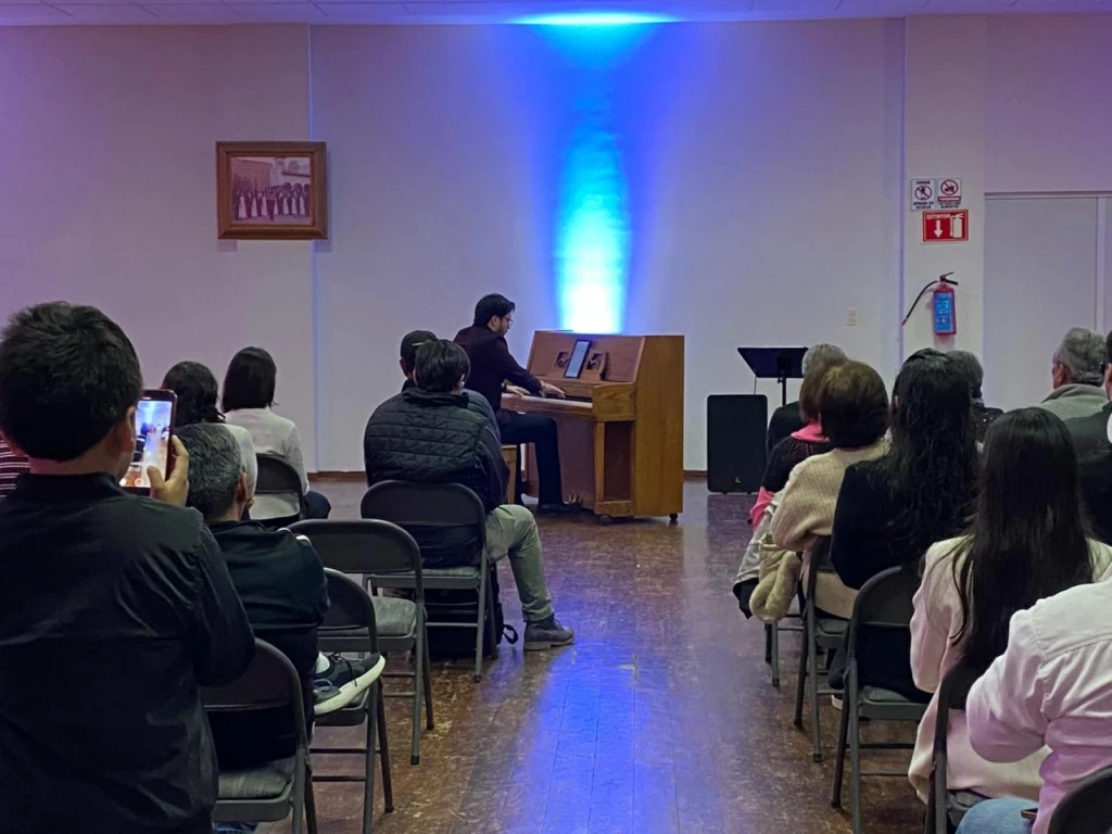 Comunidad cajemense disfruta recital de música en el Centro Cultural Achai