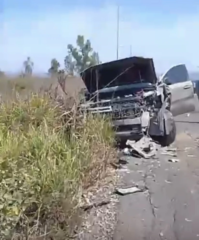 Fuerte choque tipo carambola deja a tres personas lesionadas en Escuinapa