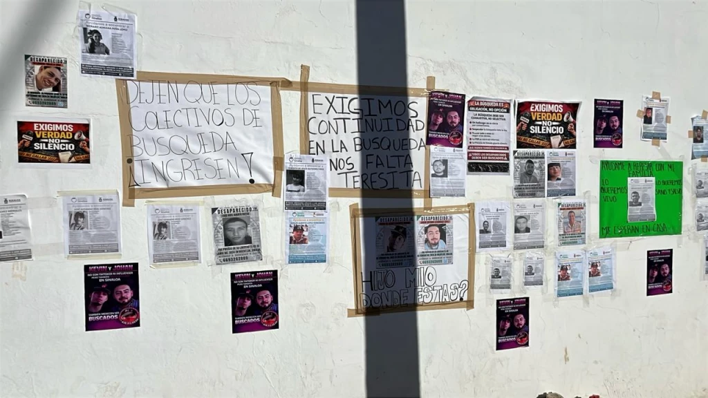 Pegan fichas de búsqueda y se manifiestan colectivos de Búsqueda en el SEMEFO