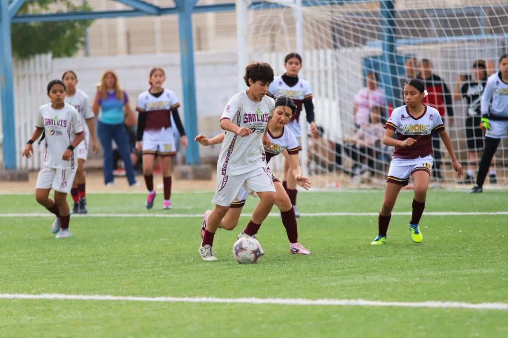 Surgen campeones estatales de futbol en Sonora