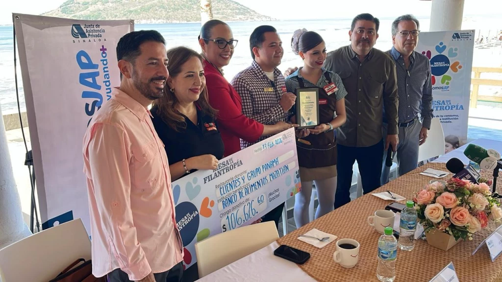 Entrega restaurantes Panamá 106 mil 626 pesos al BAMX Mazatlán