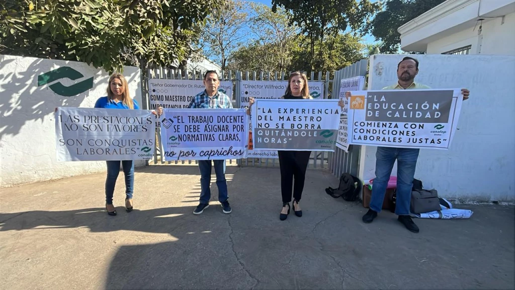 Se manifiestan docentes de CONALEP I por retiro de programa a Maestro presuntamente sin fundamentos
