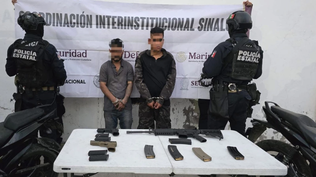 Detienen a dos hombres en Villa Unión y aseguran armamento en operativo para dar con responsables de bloqueos carreteros