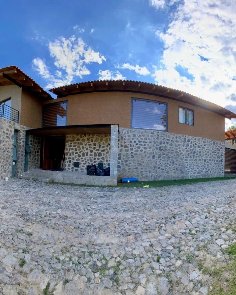 Refugio de “El Mencho”.