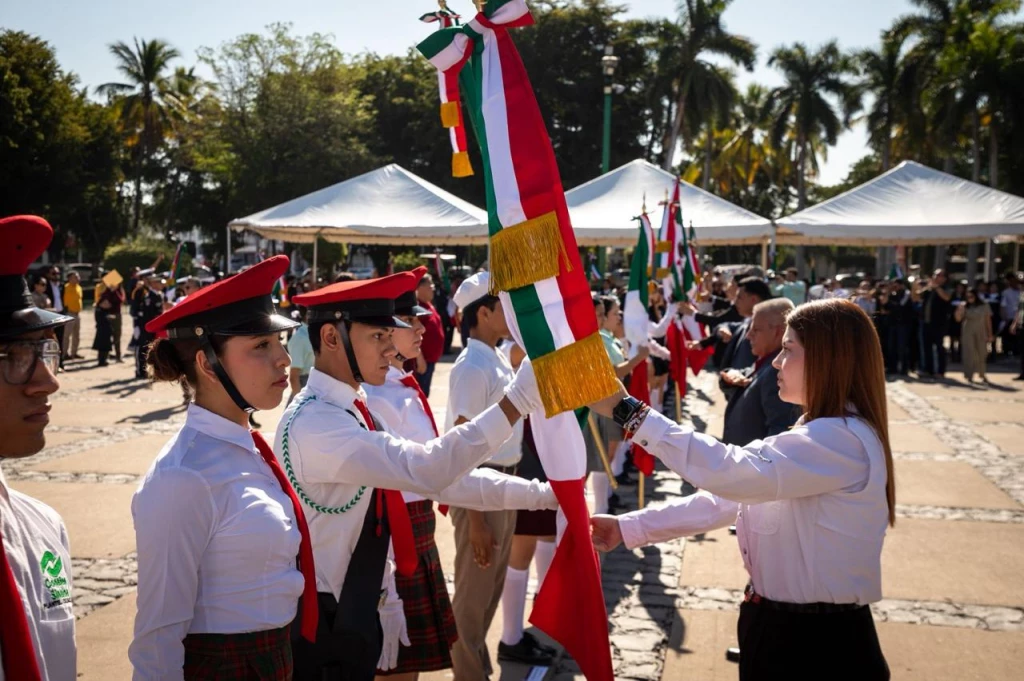 Conmemoran el Día de la Bandera en la Plaza Cívica del Palacio de Gobierno de Sinaloa
