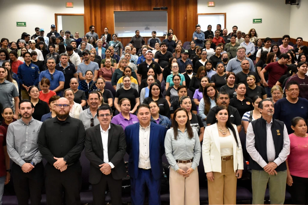 La UAS y COEPRISS capacitan a locatarios escolares en higiene y manejo de aliment