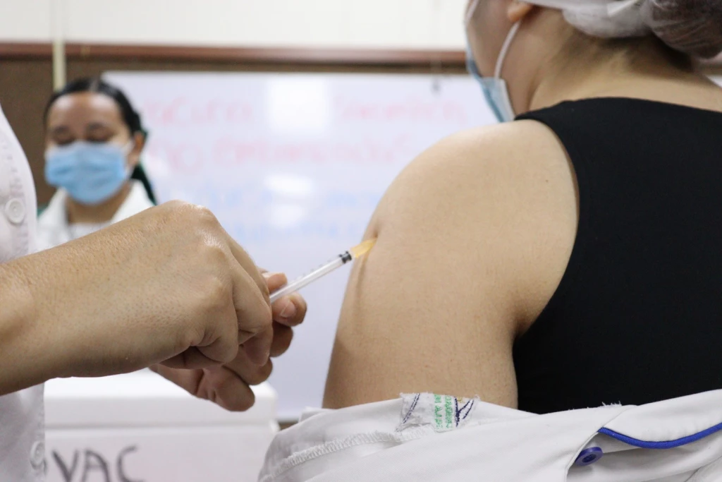 La Unidad de Bienestar Universitario y PrevenIMSS fortalecen la salud estudiantil con jornada de vacunación