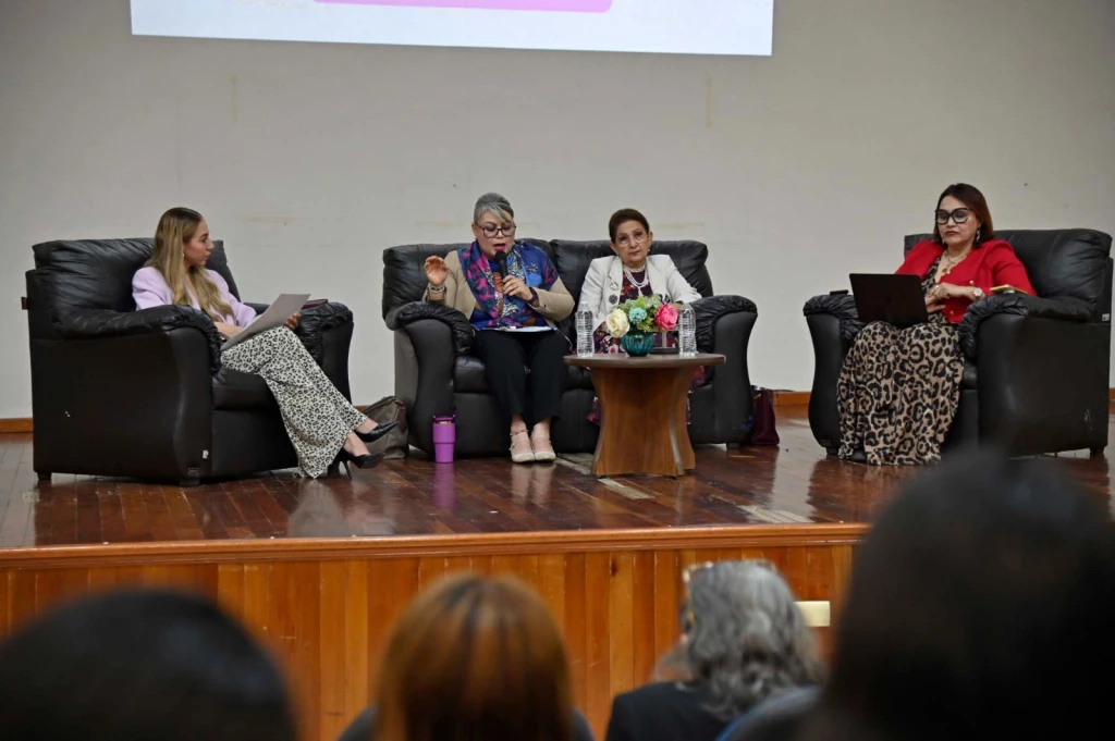 La Facultad de Derecho UAS analiza la violencia digital