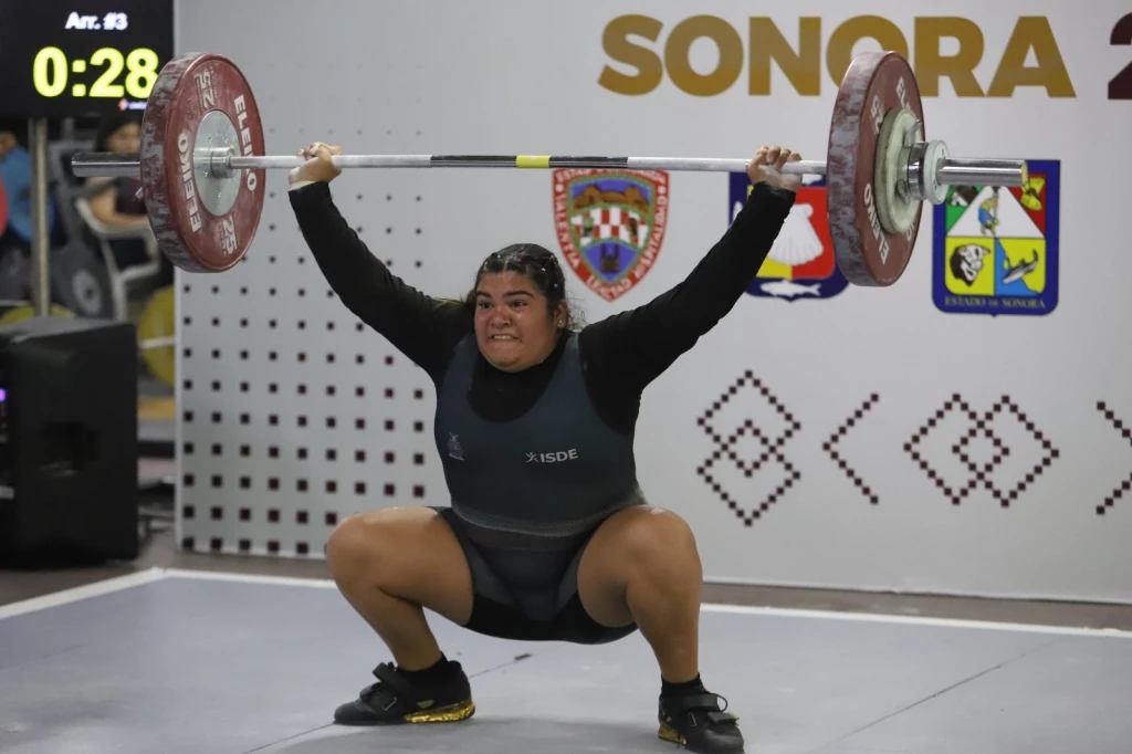 Destacan pesistas sinaloenses en primer día de Regional