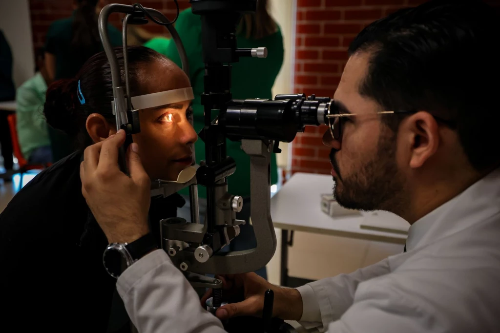 Promueve Eneyda Rocha Ruiz acciones para prevenir la ceguera a través de la Jornada de Detección de Glaucoma realizada en el CIDIS.
