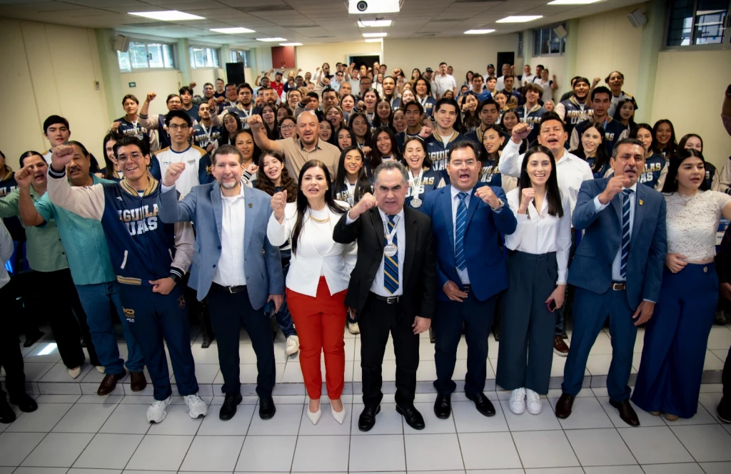 Cumple el Rector Jesús Madueña su compromiso con el deporte; entrega estímulos económicos a 48 atletas y 10 entrenadores medallistas de la etapa II de los Nacionales ANUIES 2025
