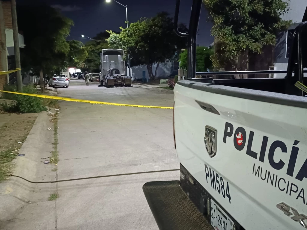 Persecución a balazos en Mazatlán deja a un hombre herido en Urbi Villas del Real 