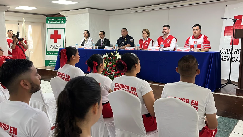 Se gradúa la generación #42 de técnicos en Urgencias Médicas Cruz Roja