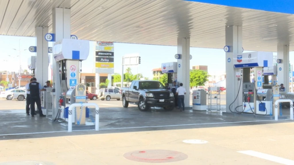 El precio de la gasolina mantiene ligera alza en jueves santo