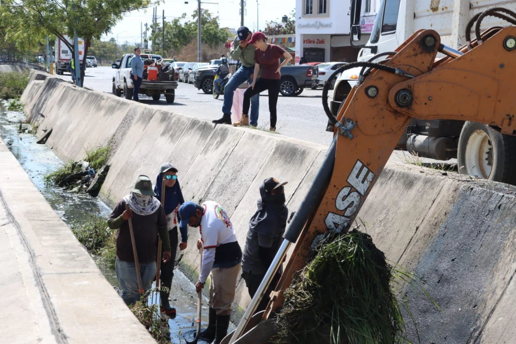 Se han limpiado 12.54 kilómetros de canales pluviales en lo que va de este 2026