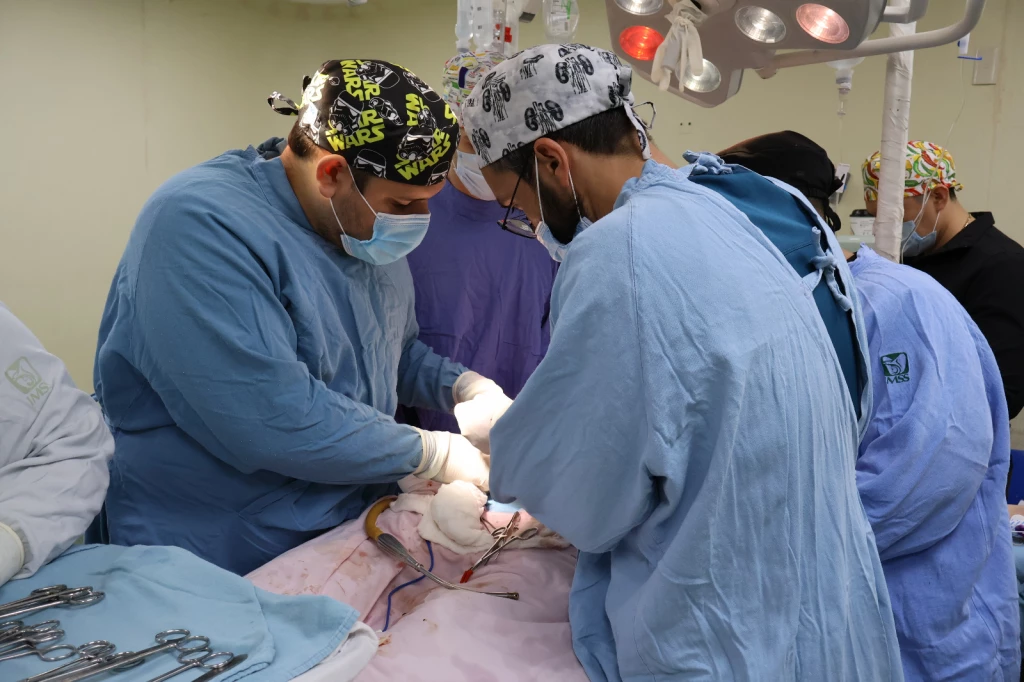 Trasladan riñones de Puebla a Sinaloa se implantan en dos personas hombre y mujer
