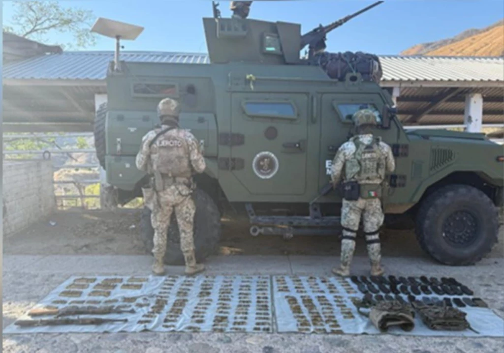 Aseguran armas, municiones y 51 explosivos en operativos en Badiraguato