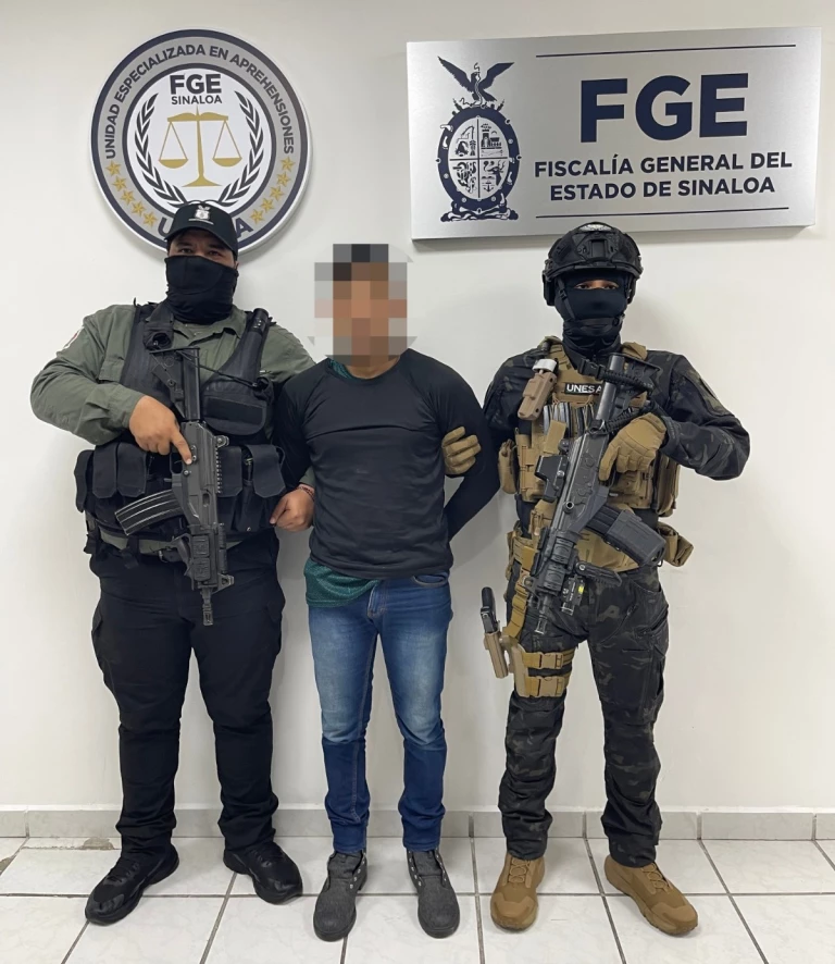 FGE aprehende a Jesús Omar de 24 años por robo a comercio