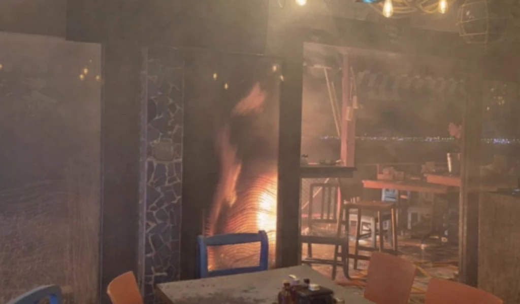 Evacuan a más de 80 personas por conato de incendio en restaurante ubicado en Playa Norte