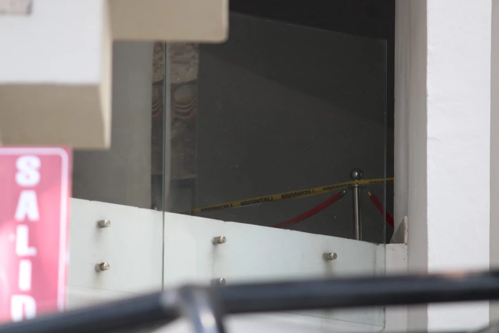 Muere hombre tras caer del noveno piso de hotel en Mazatlán