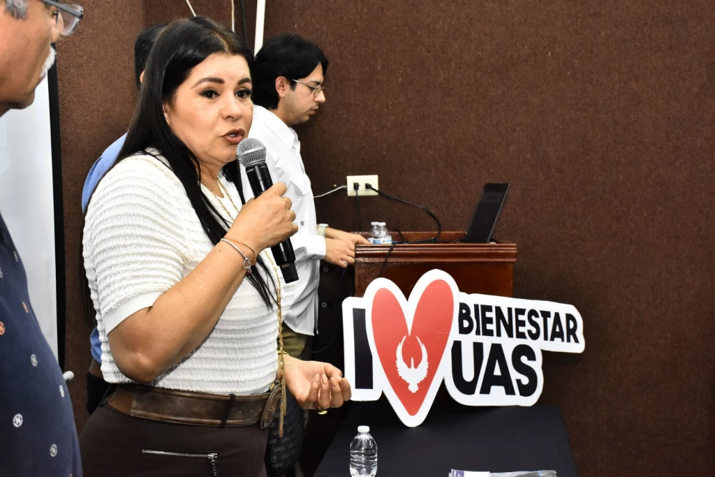 La Unidad de Bienestar Universitario lleva herramientas de prevención de violencia a estudiantes de la Preparatoria Dr. Salvador Allende