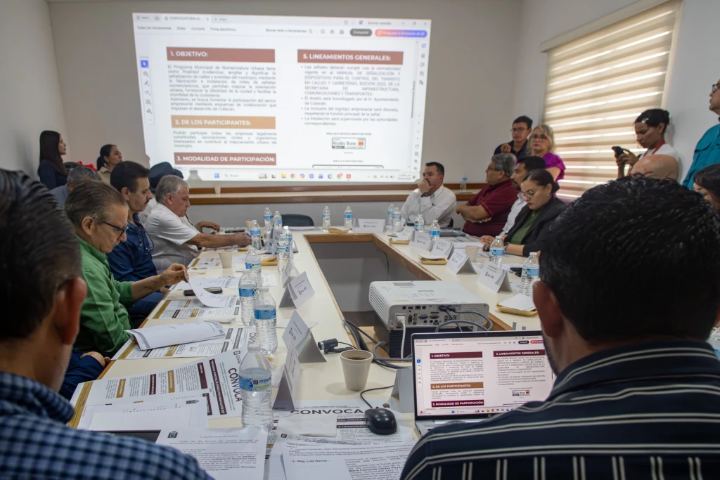 Se reúne Consejo Municipal de Nomenclatura con sectores productivos para impulsar señalización urbana en Culiacán
