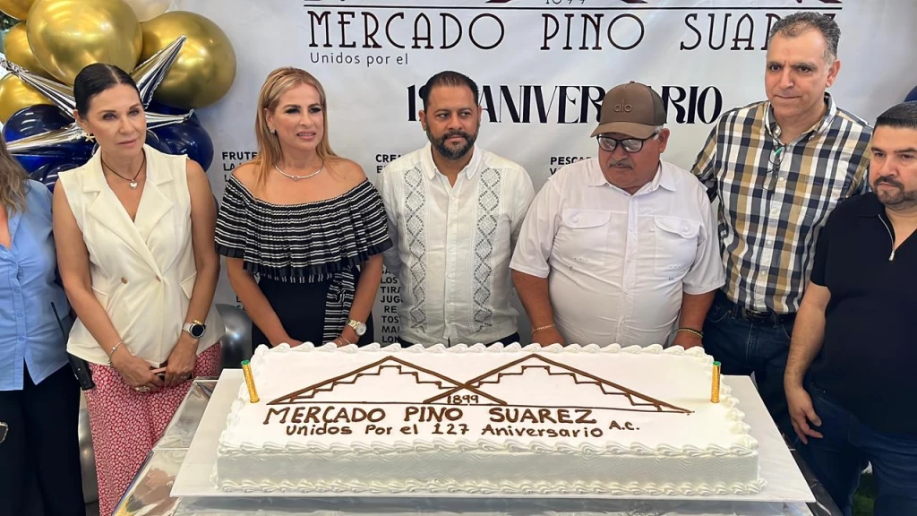 Festejan el aniversario 127 del Mercado Pino Suárez