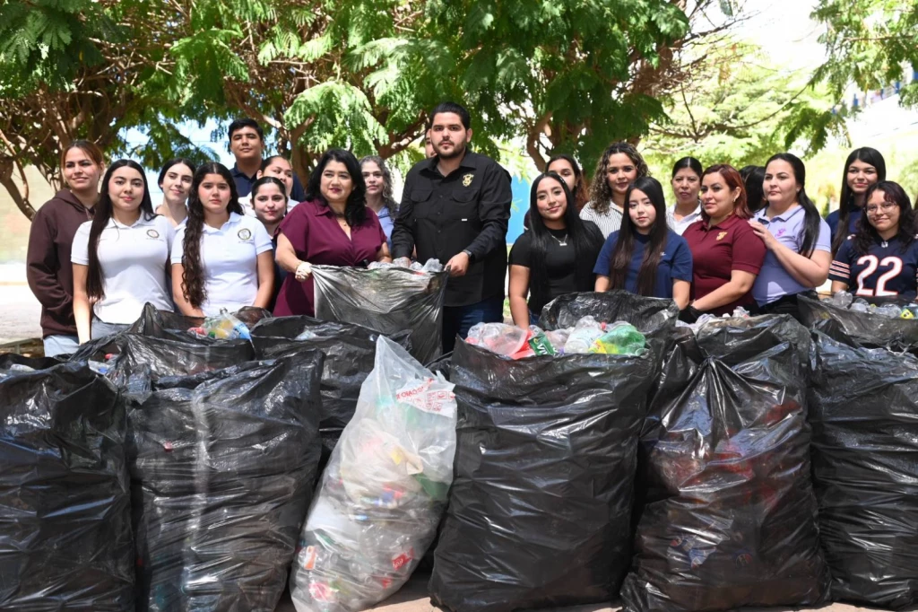 Se suma la Facultad de Trabajo Social a los programas de Bienestar Universitario con histórica colecta de reciclaje; entrega más de 500 kilos de material