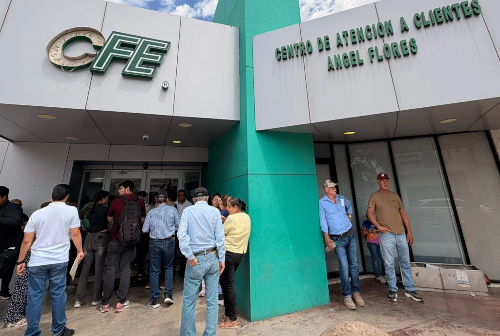 Cierran sucursal de la CFE en Culiacán tras protesta 