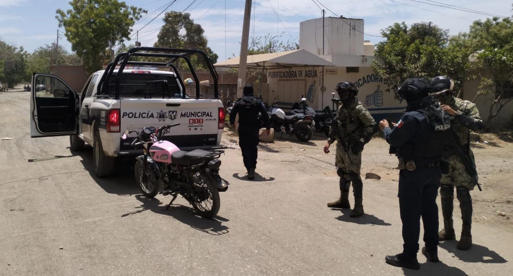 Marina y Policía Municipal de Mazatlán recuperan tres motocicletas con reporte de robo