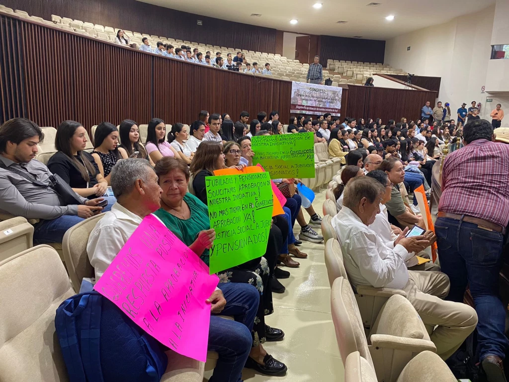 Jubilados y pensionados exigen aprobación de iniciativa
