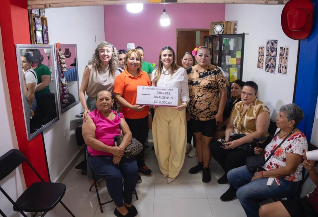 Entregan apoyo a 12 emprendedoras