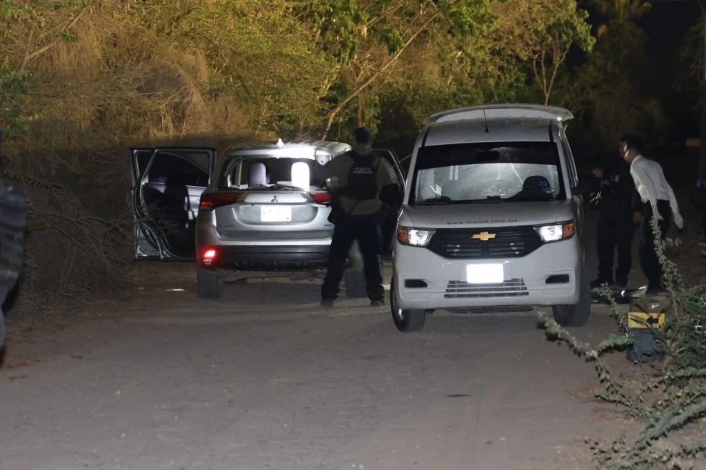 Encuentran a hombre sin vida dentro de camioneta baleada en Mazatlán