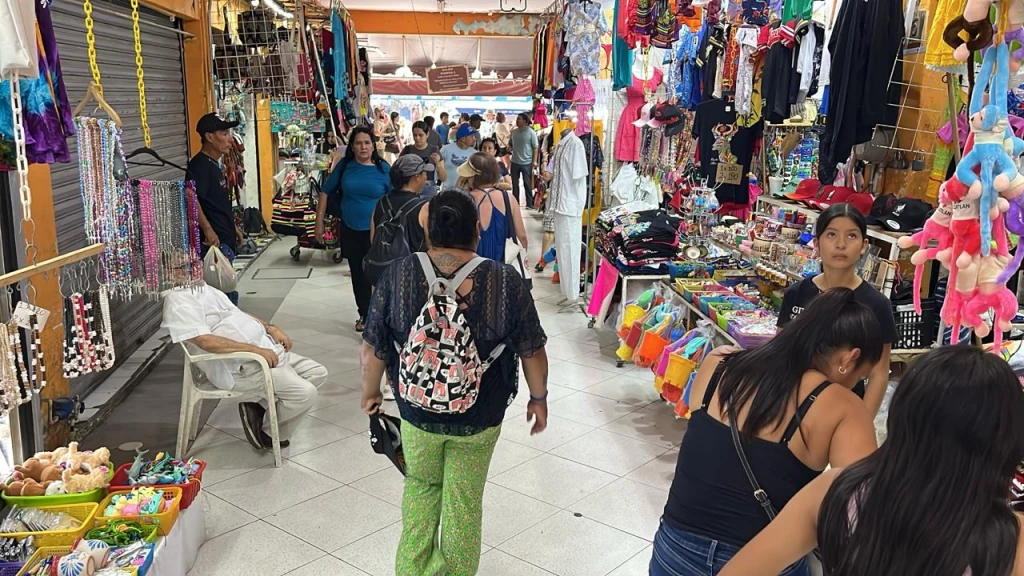 Se tiene esperanza que sea un buen verano para las ventas en el Mercado Pino Suárez de Mazatlán