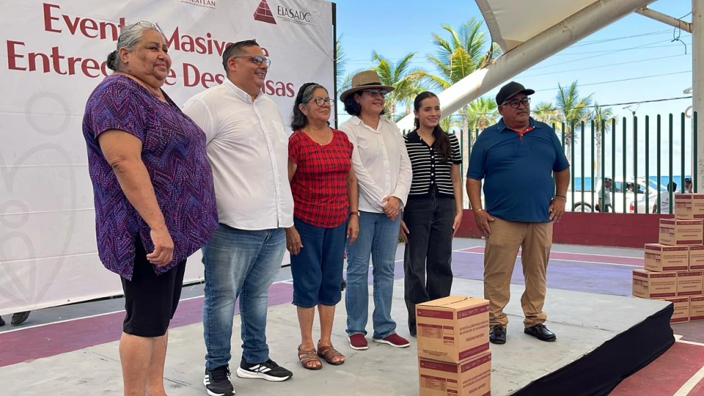 Entregan despensas en Mazatlán a 1,684 familias