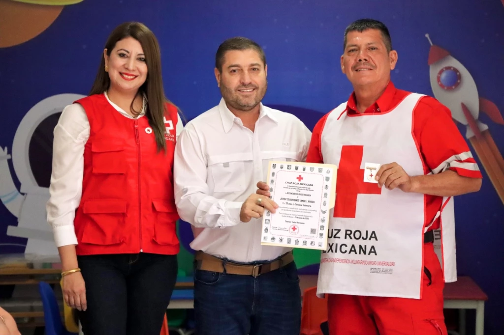 El alcalde José Paz López celebró y reconoció la labor de socorristas, paramédicos y voluntarios en Badiraguato 