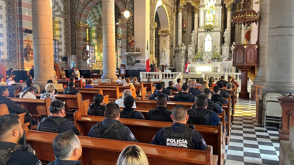 Conmemoran el Día del Policía con misa en Catedral de Mazatlán